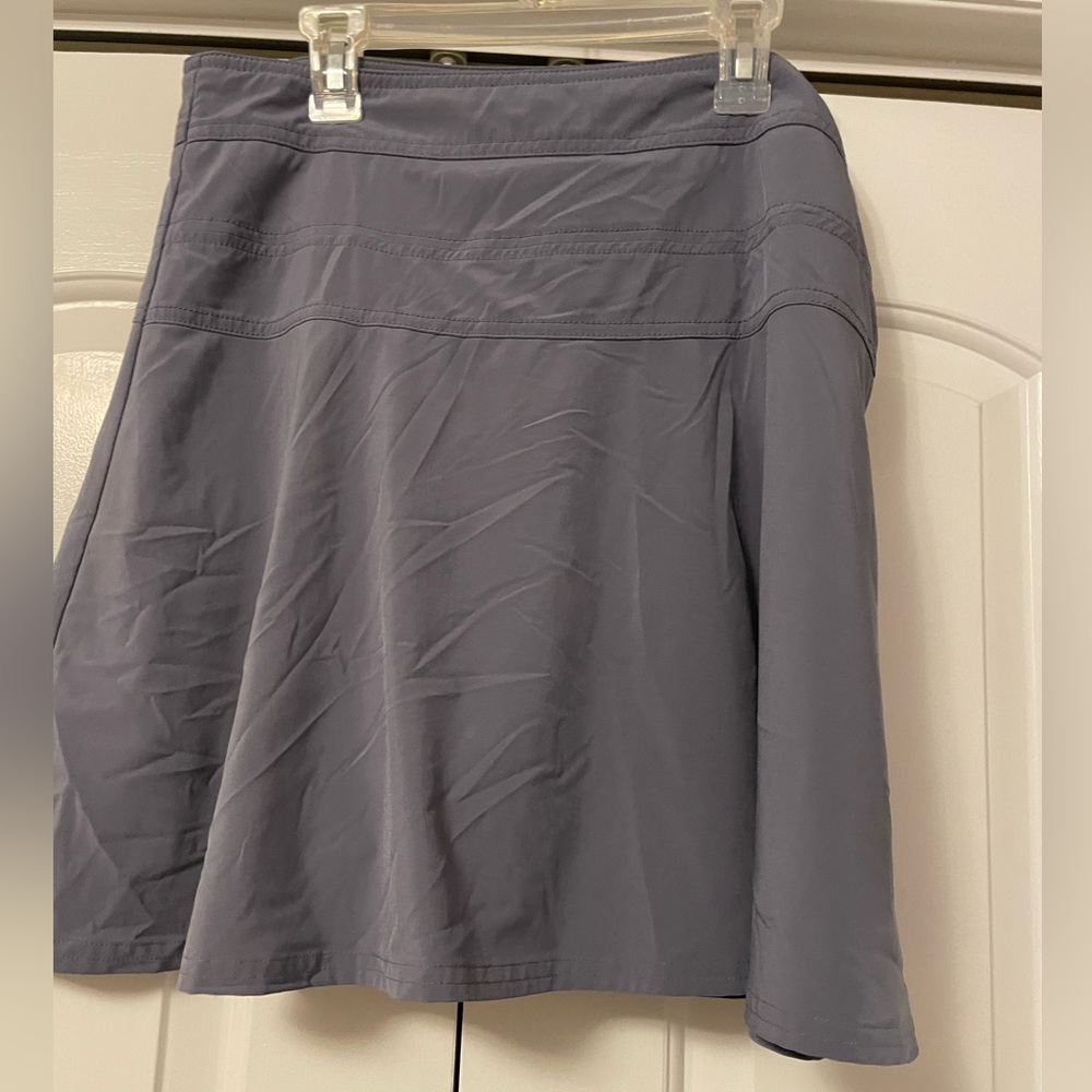 Athleta exercise skirt.